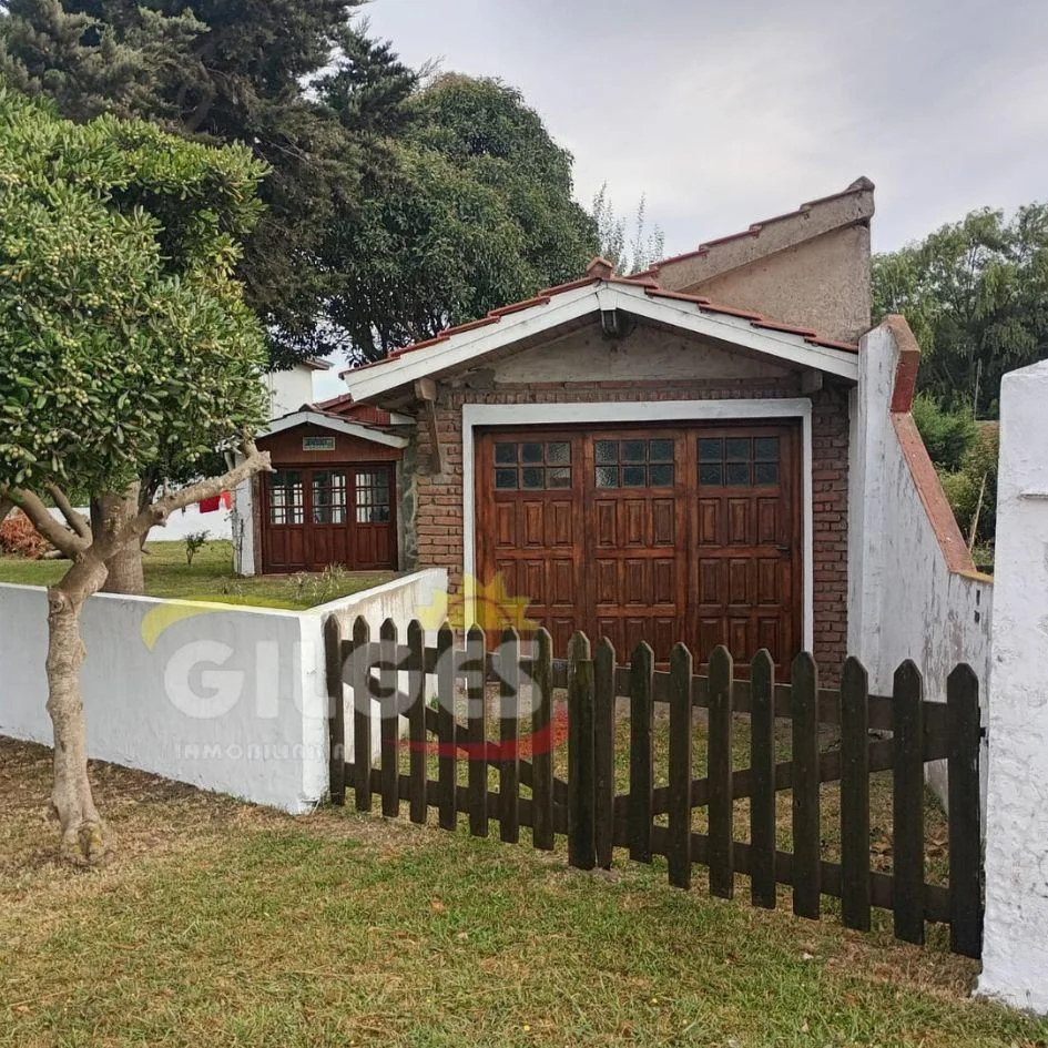 Casa en AV EL PASO al 400