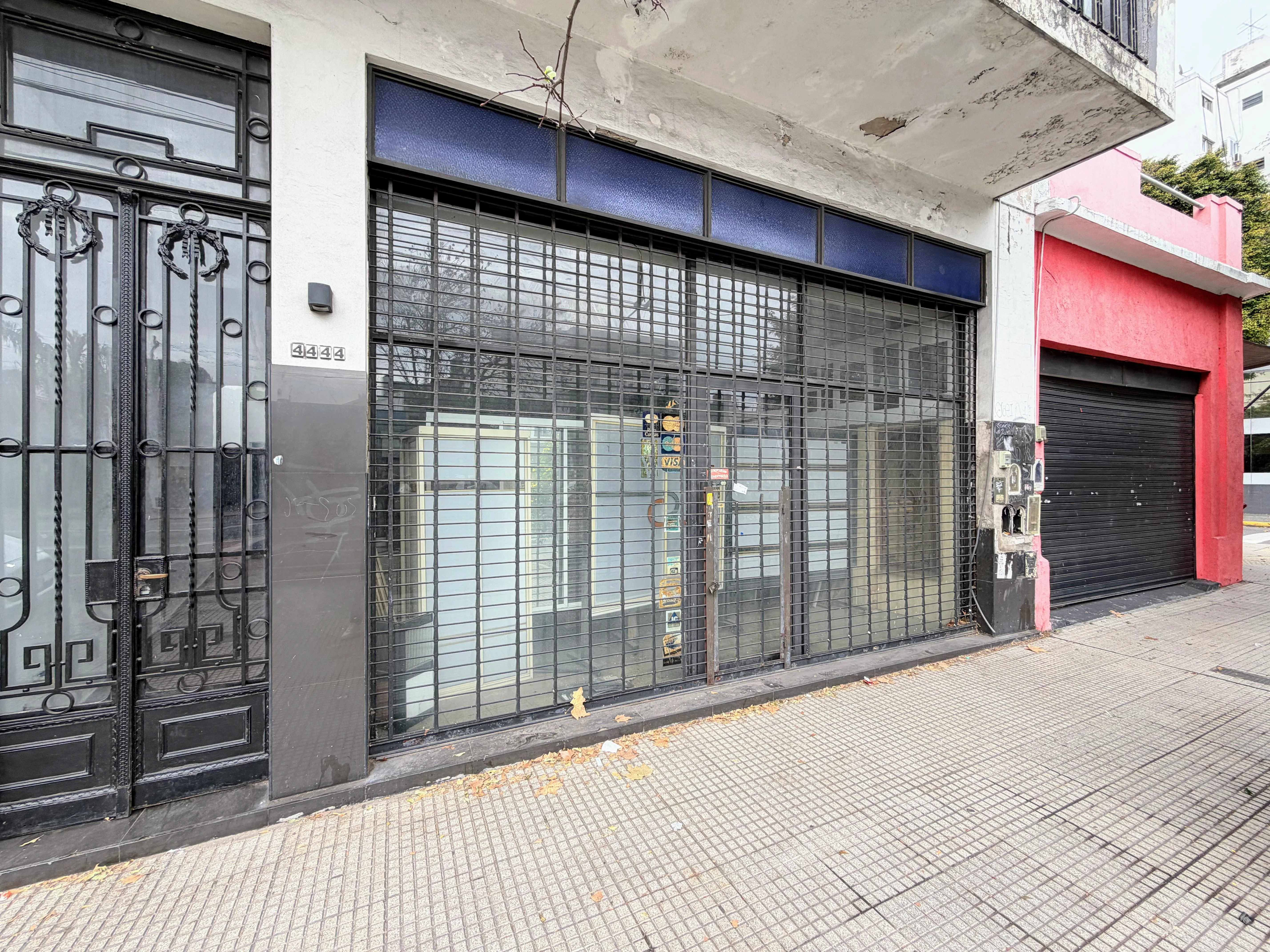 Local en AV. J. B. ALBERDI al 4400
