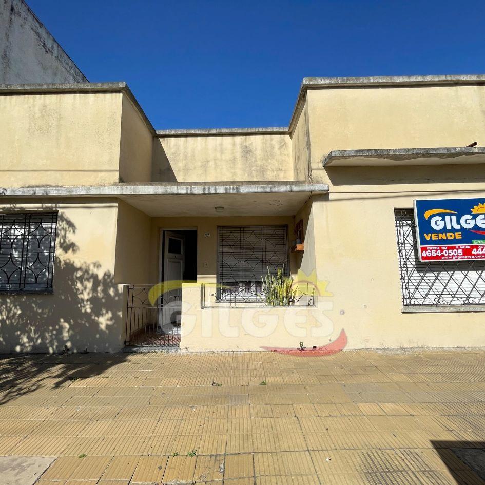 CASA DE 4 AMBIENTES SOBRE LOTE DE 325 M EN VILLA LUZURIAGA