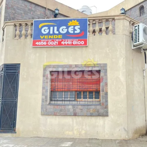 Casa de 3 Ambientes en Ramos Mejía - ¡Excelente Estado!