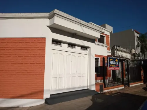 Casa 4 ambientes en 2 plantas en CASTELLI al 200