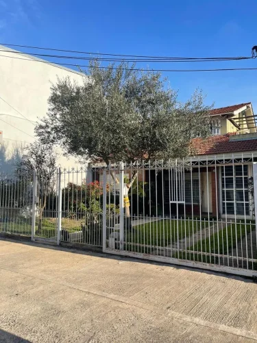 Casa 3 Ambientes con Departamento en Lote de 10 x 40 m²