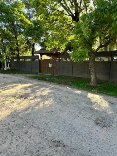Casa Quinta 4 ambientes sobre un amplio lote de 24.73 x 45.50 m