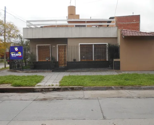 Casa 3 Ambientes en Excelente Estado