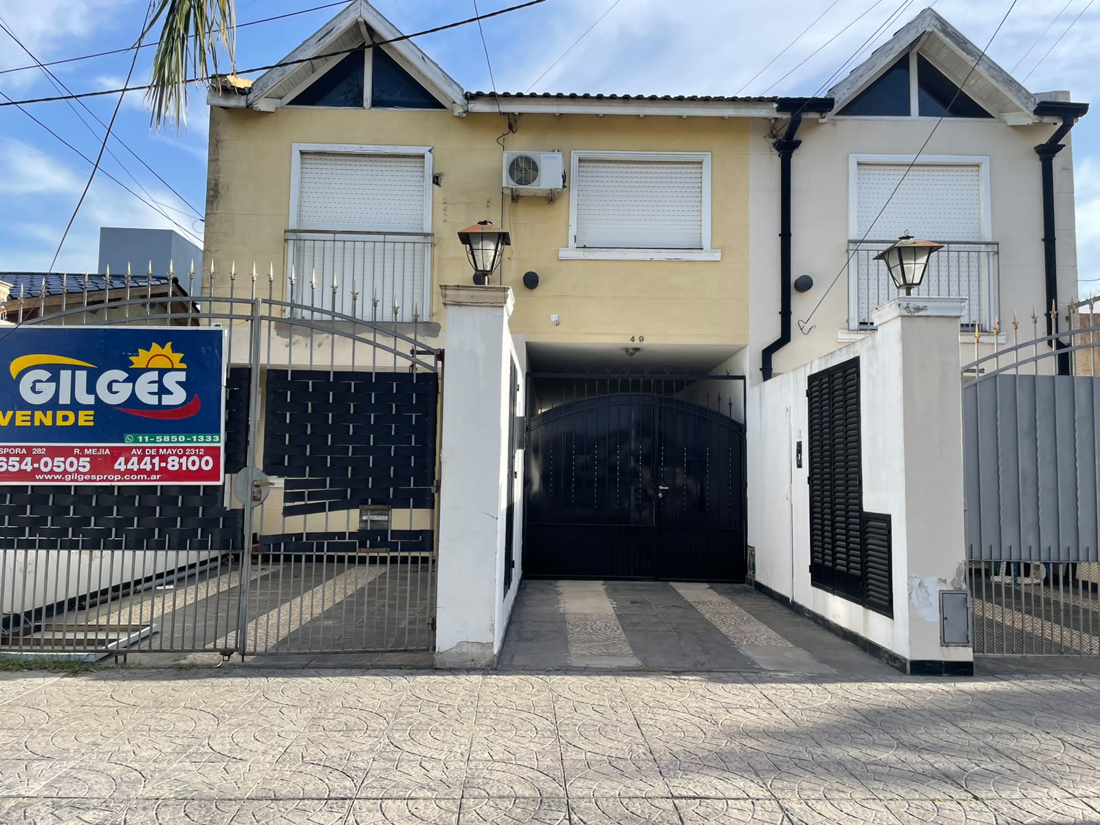 Dúplex 4 Ambientes al frente con Garage, Muy buen Estado y Ubicación