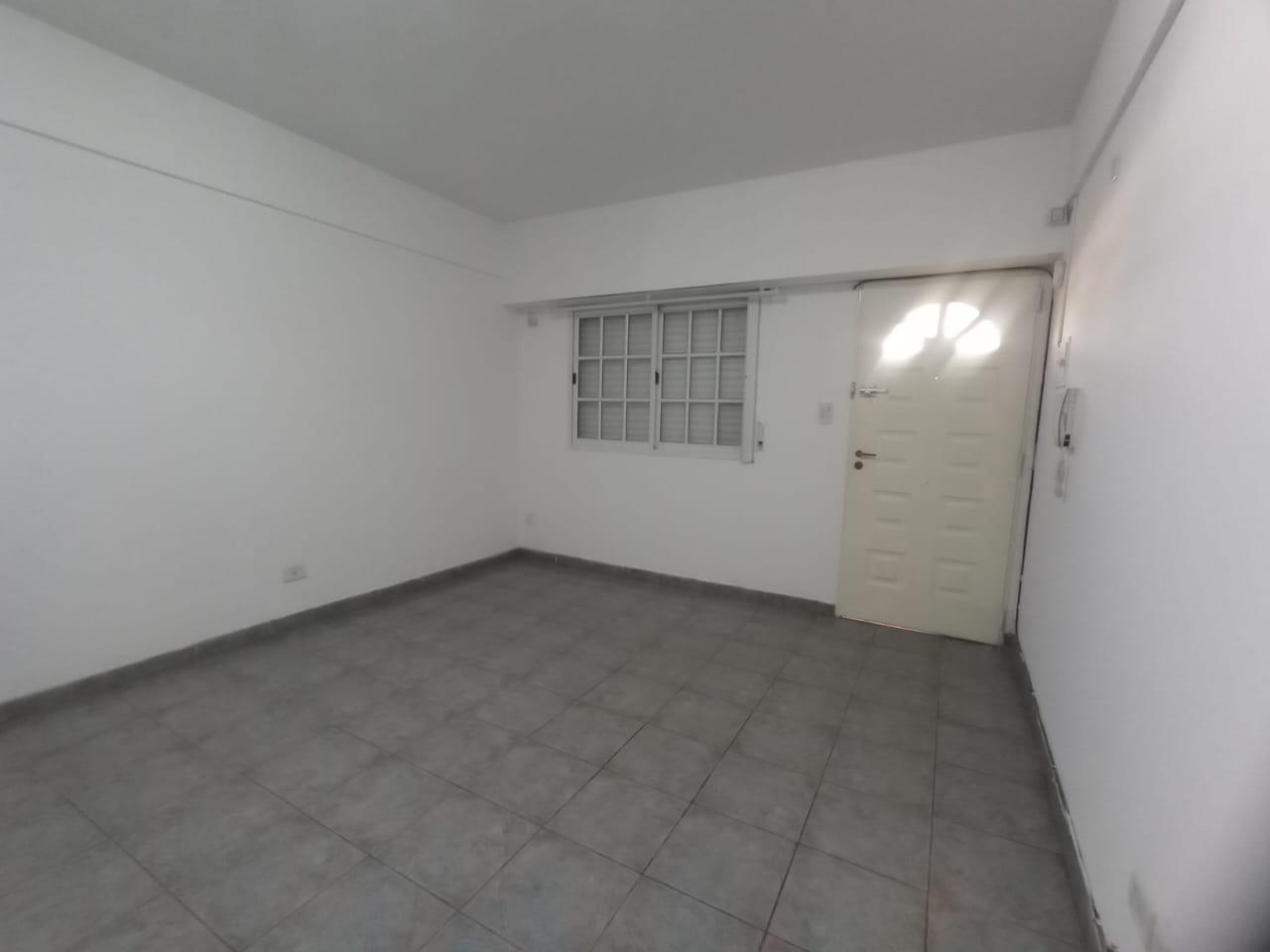 DEPARTAMENTO 2 AMBIENTES AL FRENTE – 38 m² – APTO CRÉDITO – ¡ESCUCHA OFERTA!