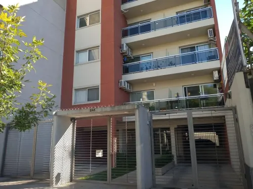 DEPARTAMENTO 2 AMBIENTES AL FRENTE CON BALCÓN – CÉNTRICO – LUMINOSO Y FUNCIONAL