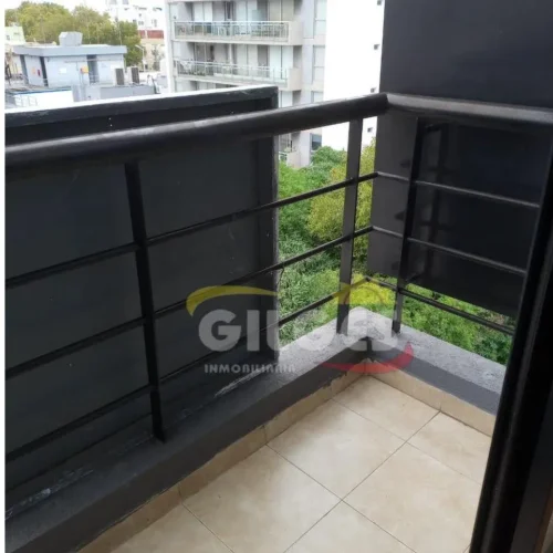 DEPARTAMENTO 2 AMBIENTES A ESTRENAR – CON COCHERA Y BALCÓN – APTO PROFESIONAL