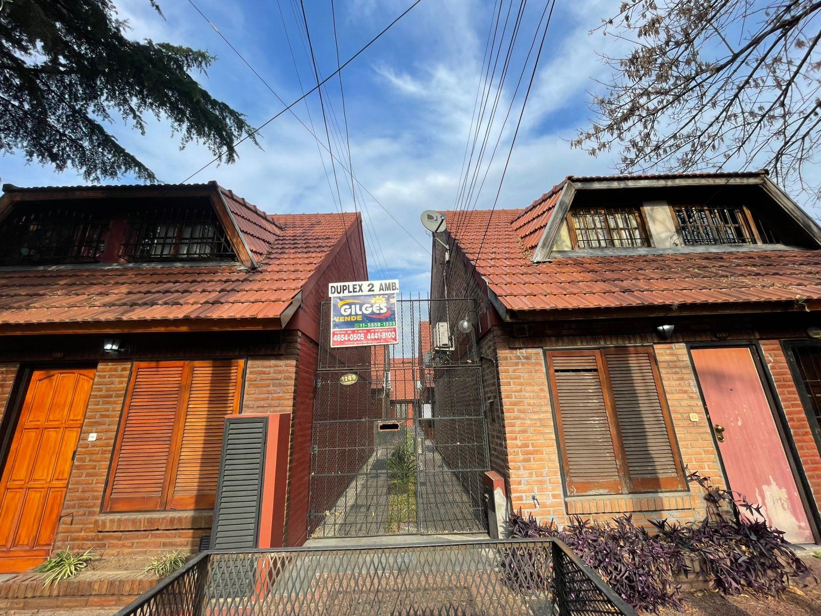 DUPLEX EN VENTA APTO CREDITO 2 AMB CON PATIO