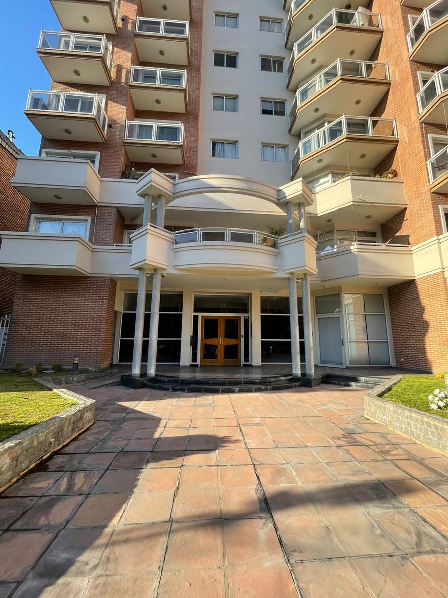 Departamento en ALBERDI  al 200
