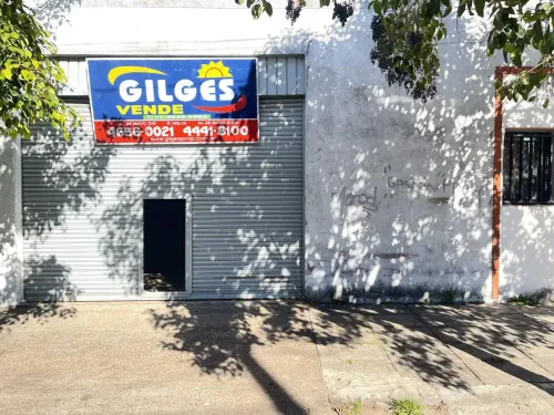 Galpón 107M²   en Pasteur al 2400