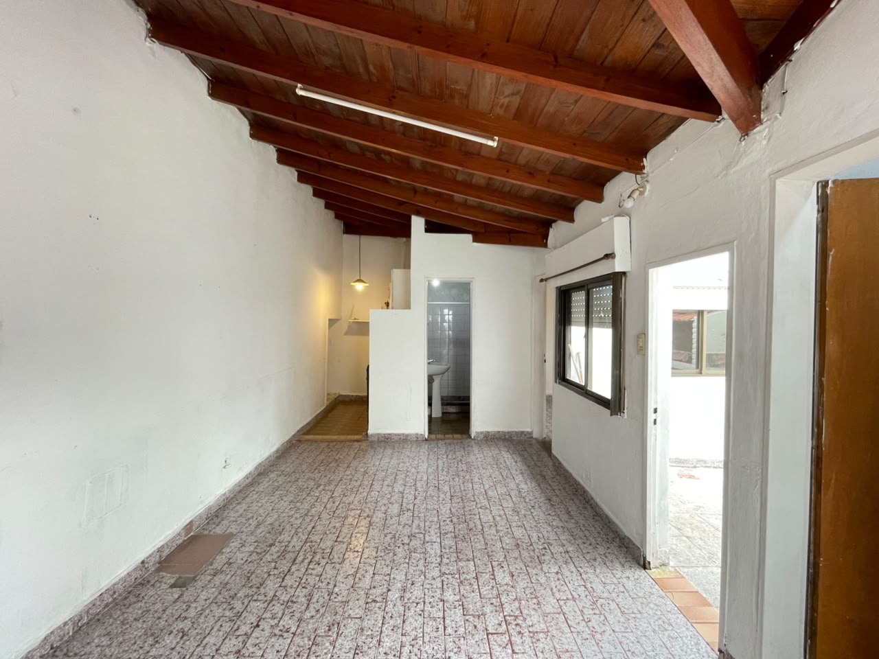 Departamento 3 ambientes con patio con parrilla y lavadero en Ramos Mejía