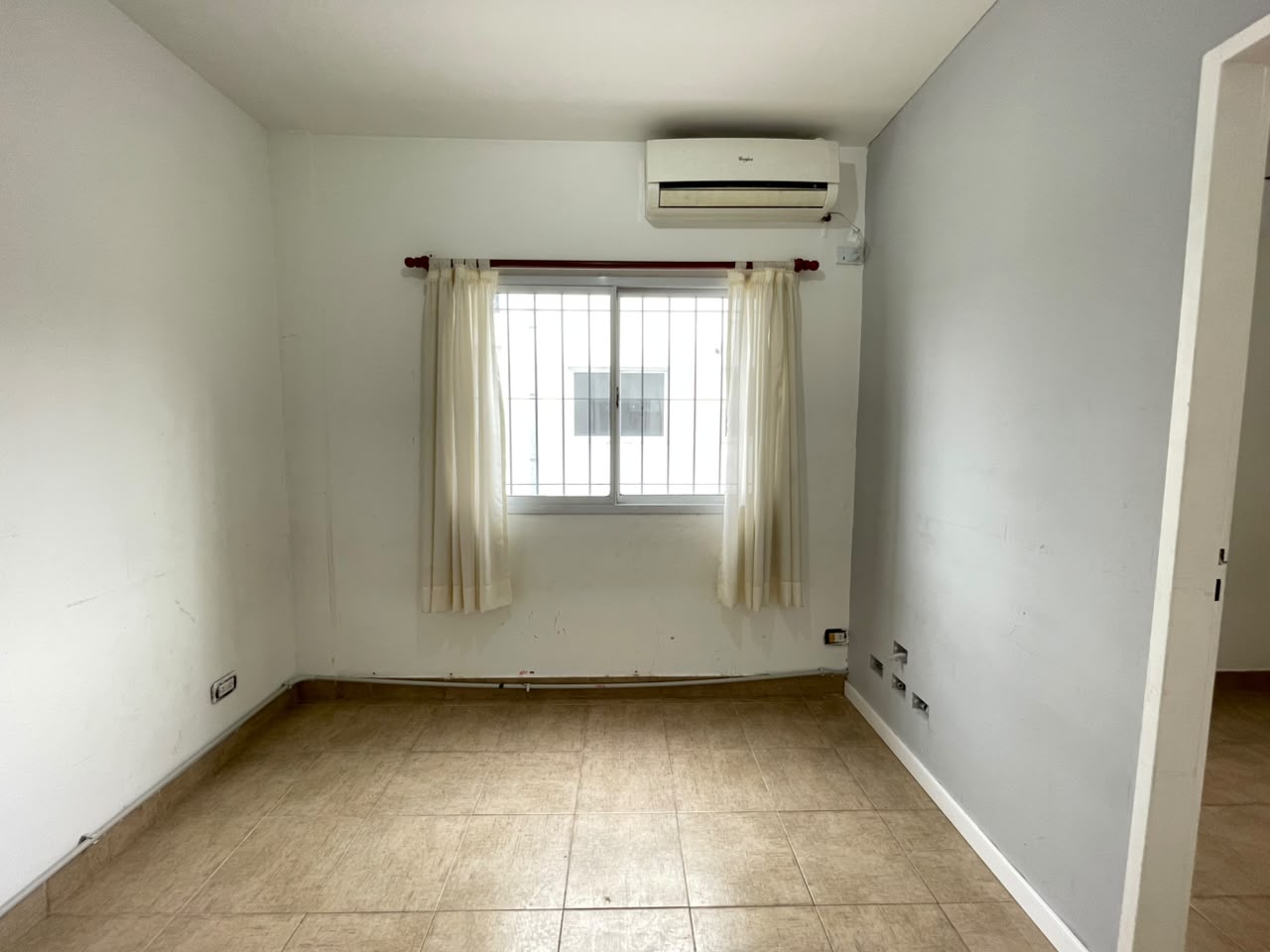 Oficina 2 ambientes con terraza en Villa Sarmiento