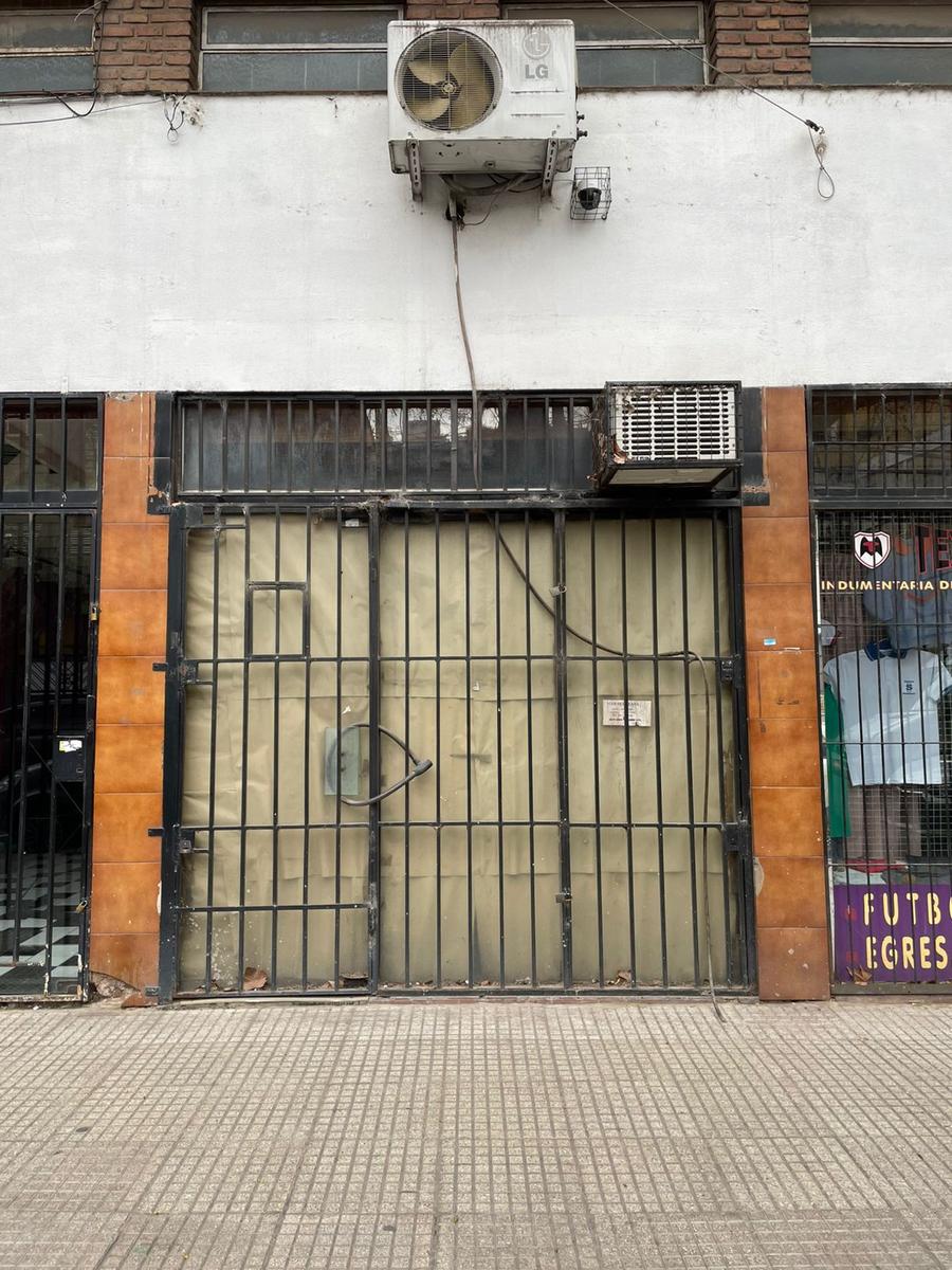 Local en FRENCH al 100, Ramos Mejia